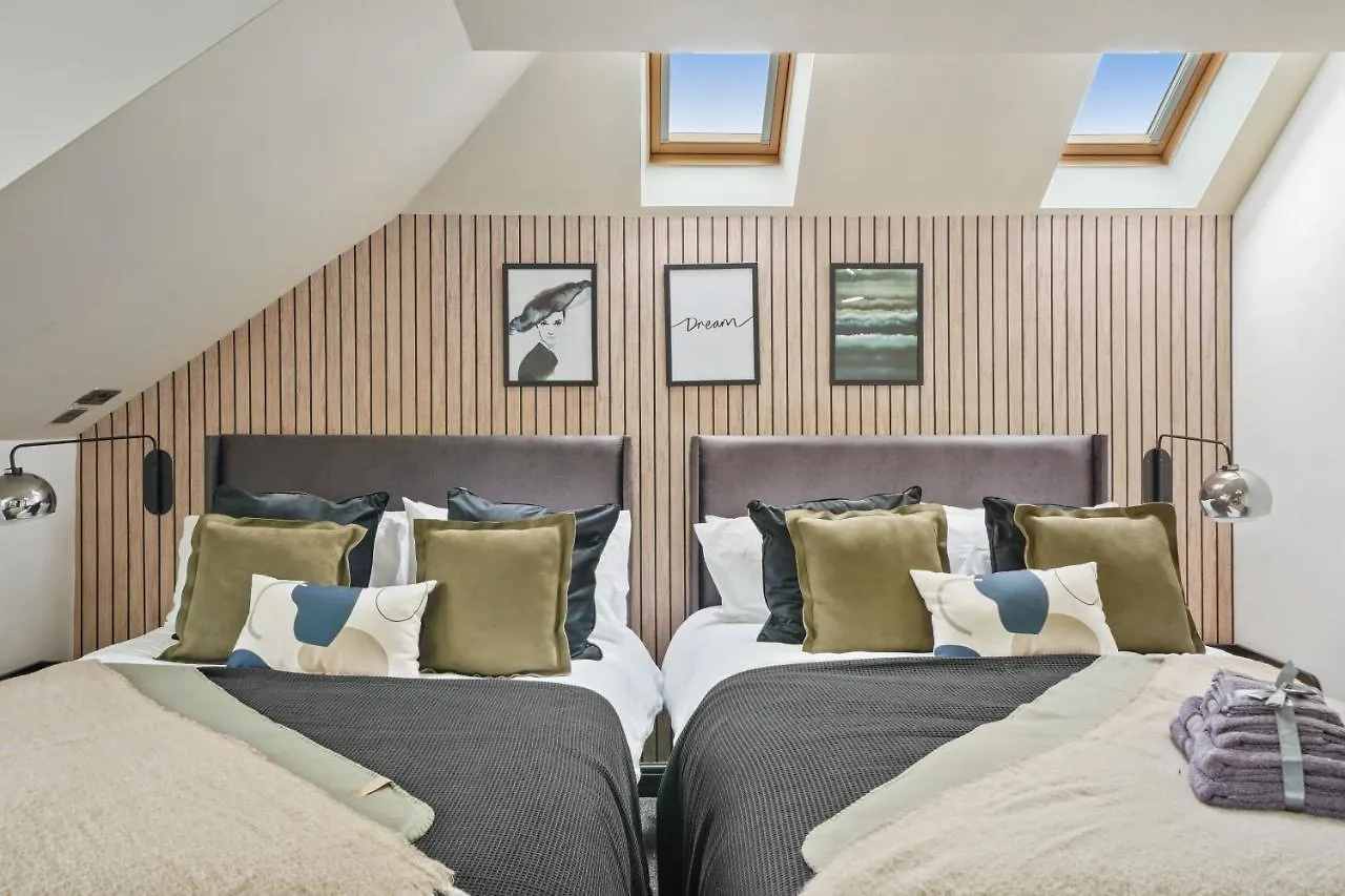 The Filey Coastal Villa - Indoor Swimming Pool - Sauna - Pets