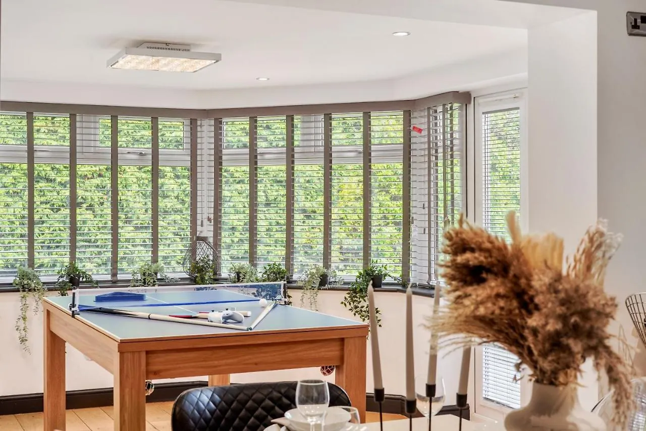 The Filey Coastal Villa - Indoor Swimming Pool - Sauna - Pets